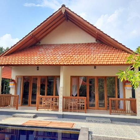 Sindhu Mesari Bungalow Toyapakeh Kültér fotó